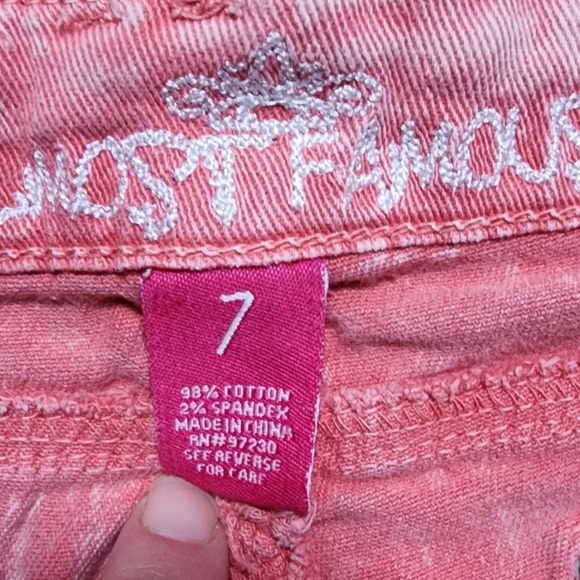 Almost Famous Jeans Size 7 Mini Shorts Low-rise Stretch Distressed Lo Low Rise - Picture 3 of 4
